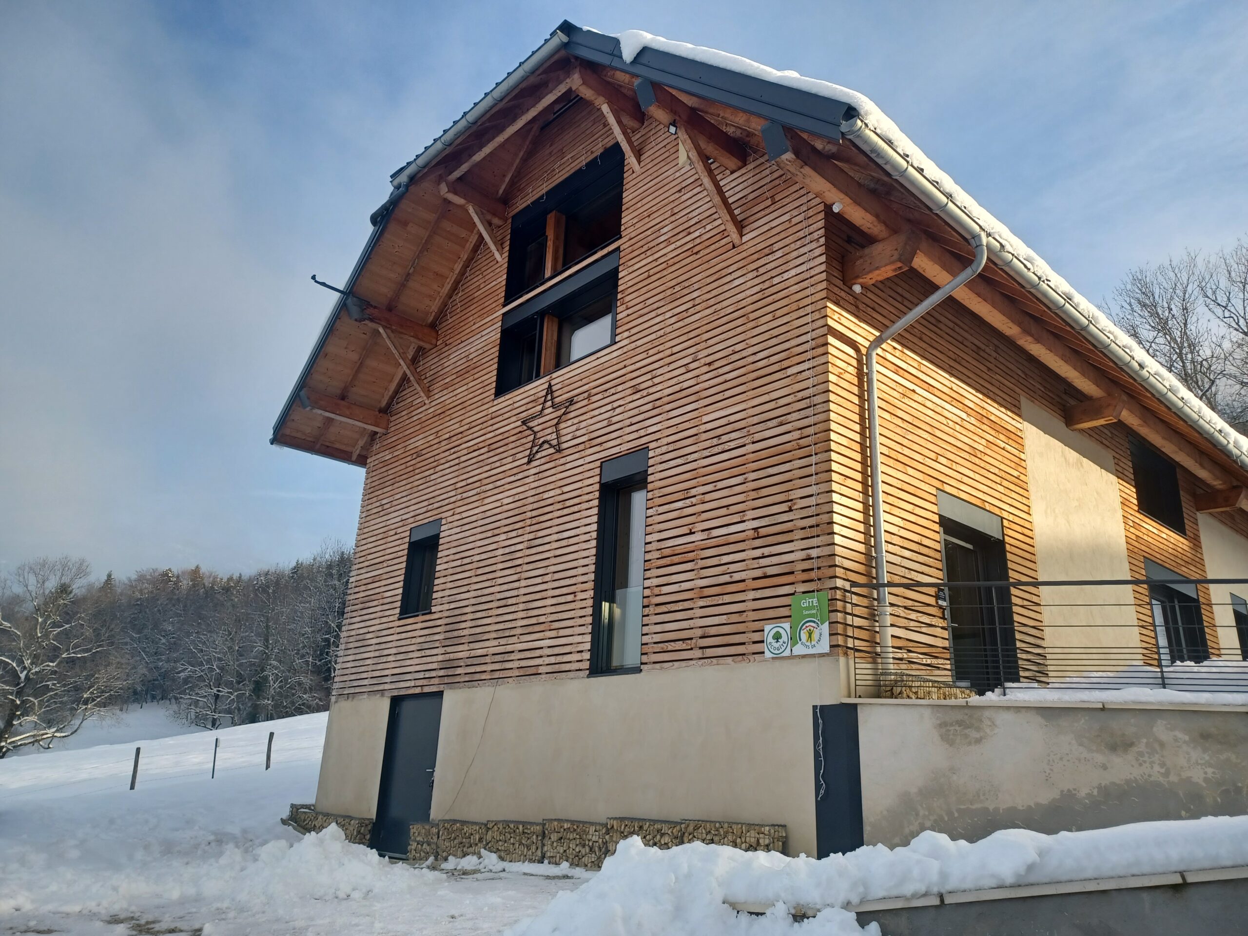Gite Etoile Boréale sous la neige 1